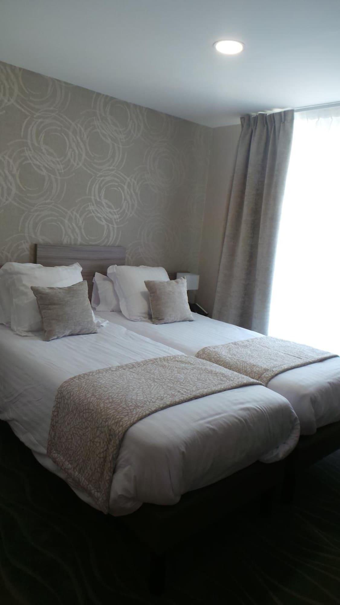 Hotel De Brunville & Spa บาเยอ ภายนอก รูปภาพ