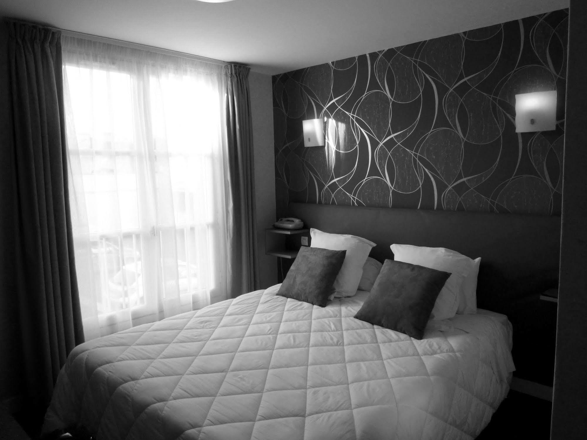Hotel De Brunville & Spa บาเยอ ภายนอก รูปภาพ